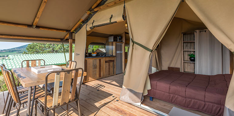Location d'une tente lodge Kenya non loin de Marseille à Location d'une tente lodge Kenya non loin de Marseille à