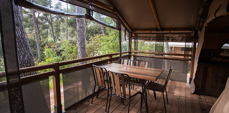 Location d'une tente lodge Kenya non loin de Marseille à Location d'une tente lodge Kenya non loin de Marseille à