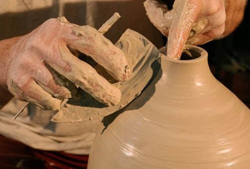 vase en argile - céramique aubagne